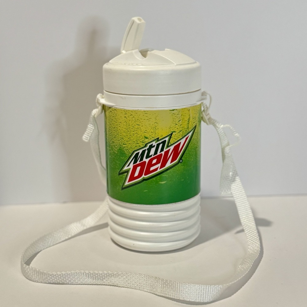 Vintage Mountain Dew 1-Quart Igloo Flip-Top Jug w/ Carry Strap (1 Qt)